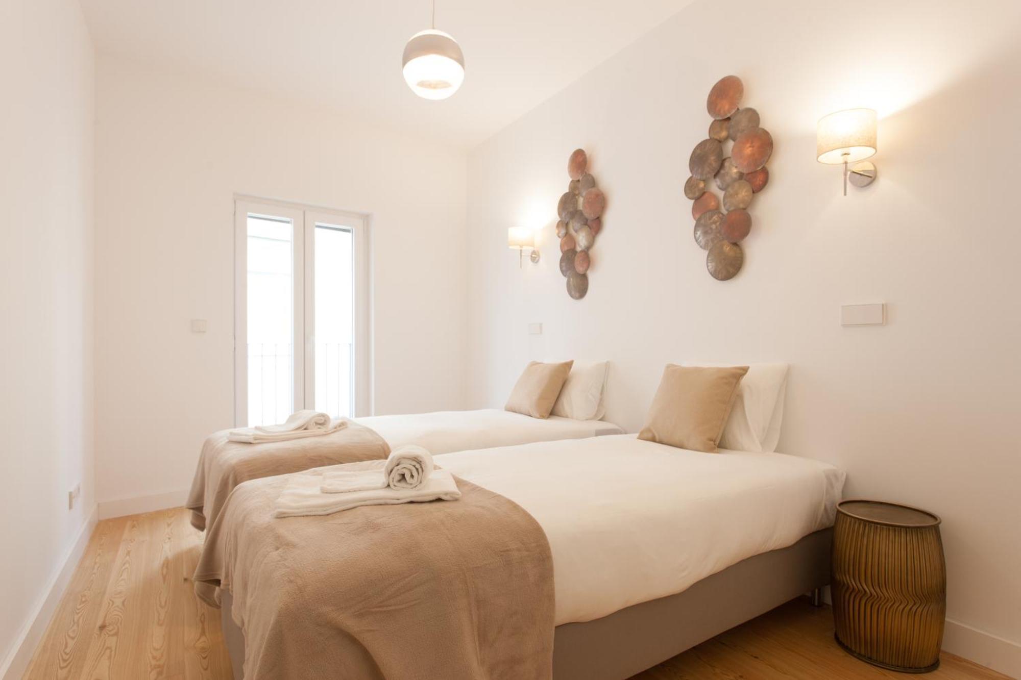 Mouraria Blue Three-Bedroom Apartment W/ Parking - By Lu Holidays Lizbona Zewnętrze zdjęcie