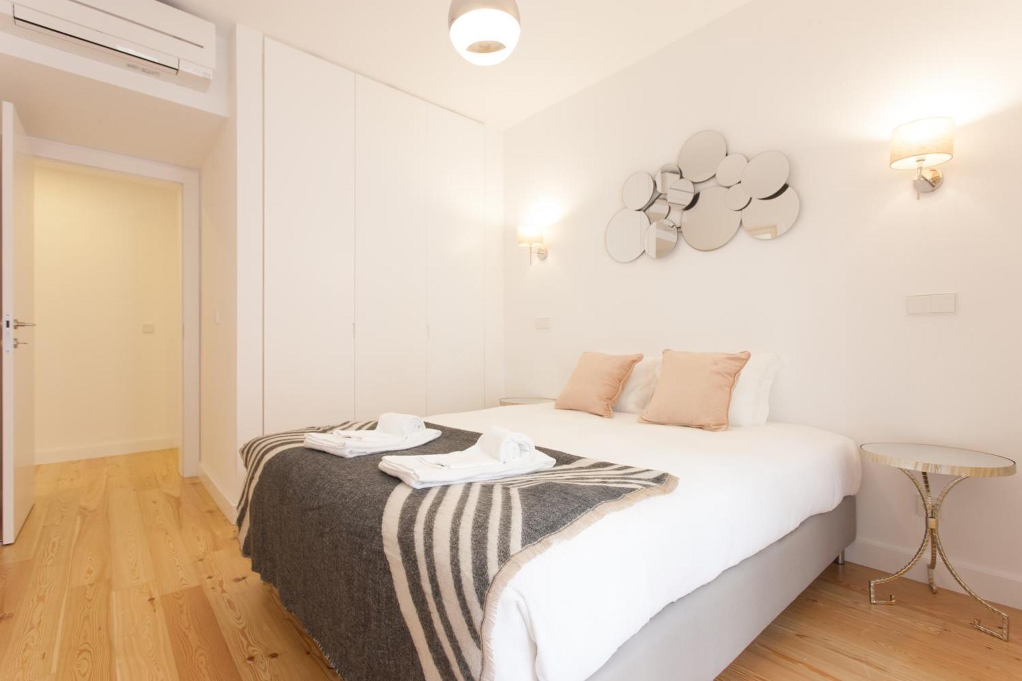 Mouraria Blue Three-Bedroom Apartment W/ Parking - By Lu Holidays Lizbona Zewnętrze zdjęcie