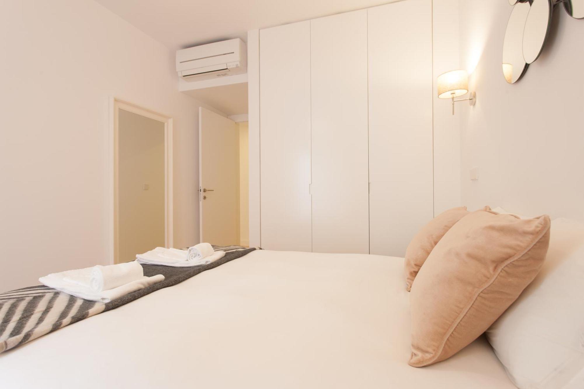 Mouraria Blue Three-Bedroom Apartment W/ Parking - By Lu Holidays Lizbona Zewnętrze zdjęcie